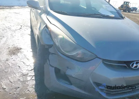 2013 Hyundai Elantra Limited z USA, uszkodzony, nr VIN KMHDH4AE5DU529921